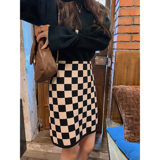 Women’s Knitted High Waist A-Line Mini Skirt – Grid Pattern, 44cm | Waist 64–74cm | Black & White