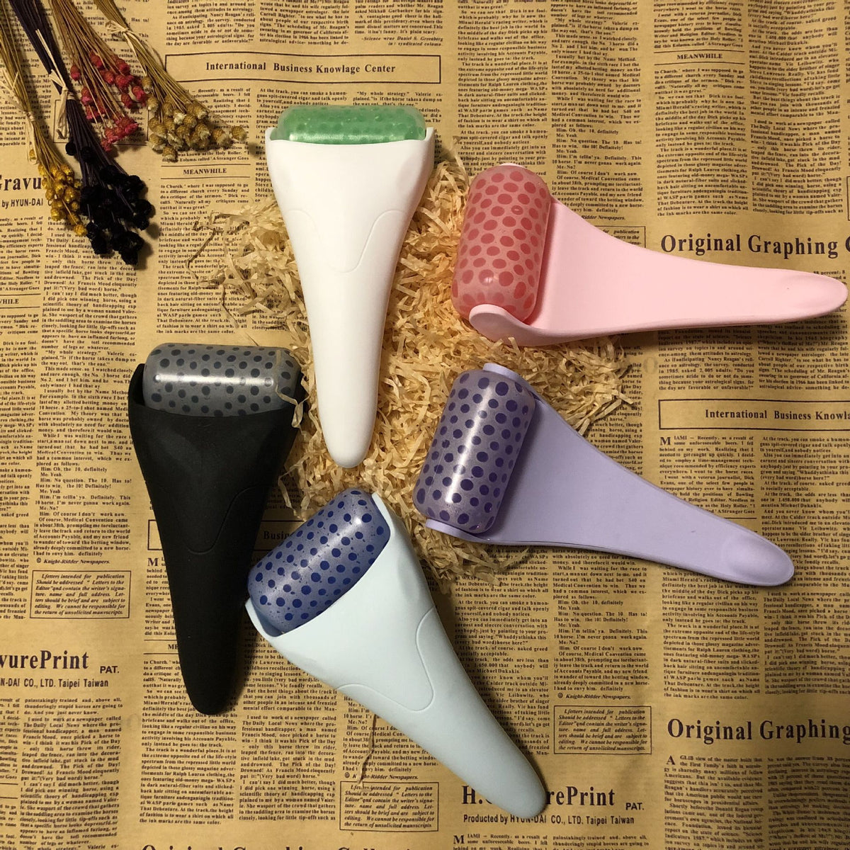 Ice Roller Facial Massager – Cooling Face Roller for Puffiness & Skin Firming