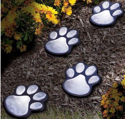 Solar-Powered Bear Paw Garden Light – Decorative Outdoor Path Light