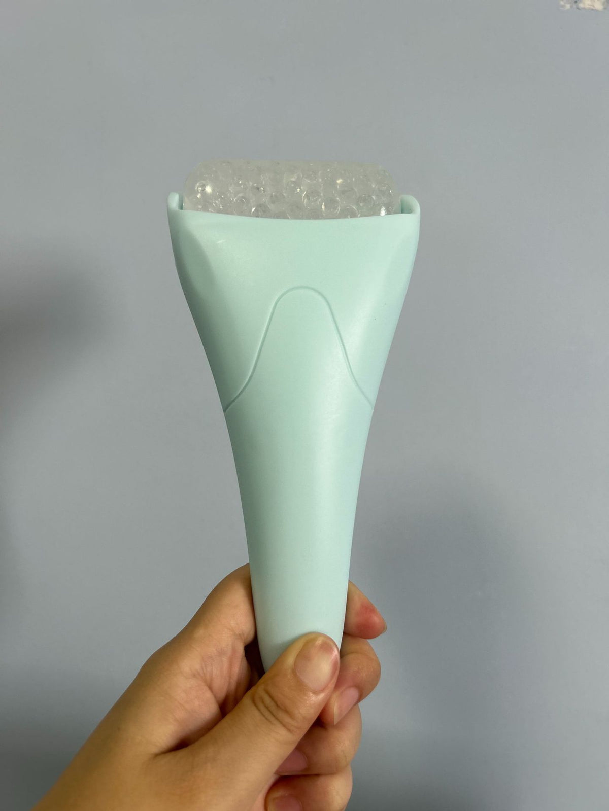 Ice Roller Facial Massager – Cooling Face Roller for Puffiness & Skin Firming