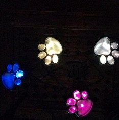 Solar-Powered Bear Paw Garden Light – Decorative Outdoor Path Light